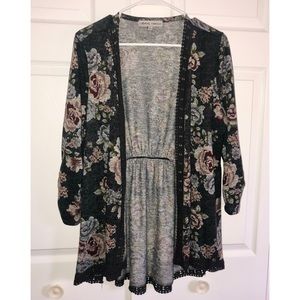 ALMOST FAMOUS FLORAL KIMONO